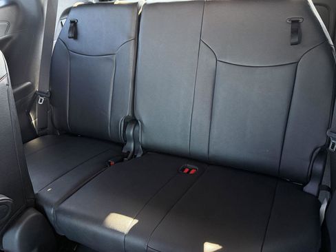 Used 2025 Toyota Sienna XSE w/ XSE Plus Package image 9