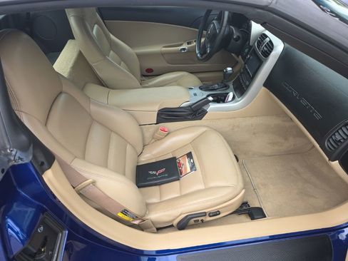 Used 2005 Chevrolet Corvette Coupe w/ Preferred Equipment Group RWD image 4