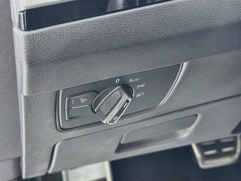 Used 2023 Volkswagen Arteon SE FWD image 10