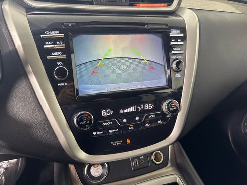 Used 2018 Nissan Murano SV image 16