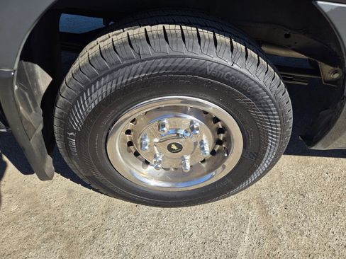 Used 2021 Mercedes-Benz Sprinter 3500 w/ Premium Package image 34