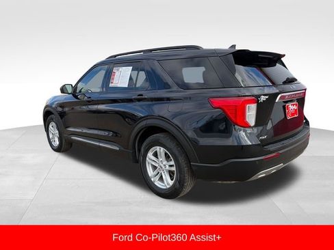 Used 2022 Ford Explorer XLT w/ Equipment Group 202A image 5