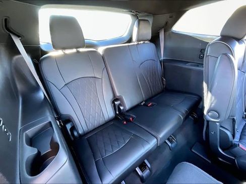 Used 2024 Buick Enclave Avenir w/ Avenir Technology Package image 18