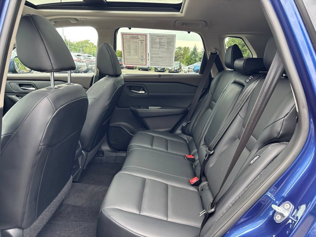 Certified 2023 Nissan Rogue SV w/ SV Premium B Package AWD/4WD image 14