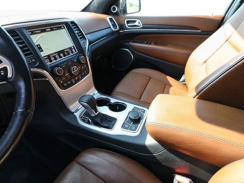 Used 2018 Jeep Grand Cherokee Summit AWD/4WD image 21