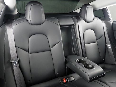 Used 2018 Tesla Model 3 Long Range image 17