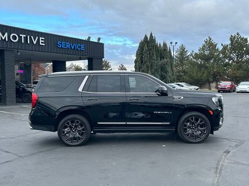 Used 2024 GMC Yukon Denali w/ Denali Reserve Package AWD/4WD image 2