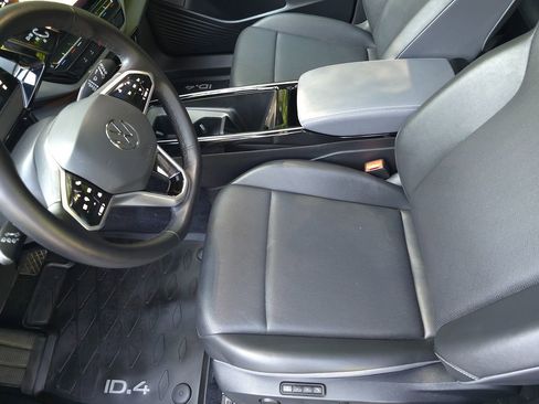 Used 2023 Volkswagen ID.4 S RWD image 10