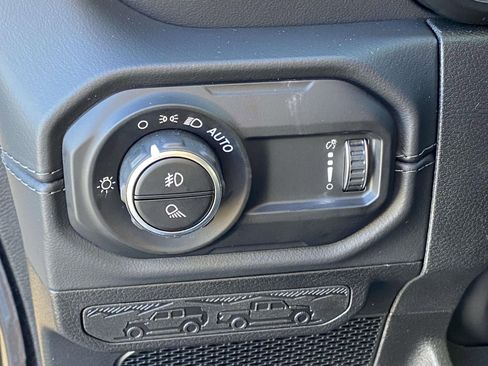 New 2025 Jeep Gladiator Sport image 19