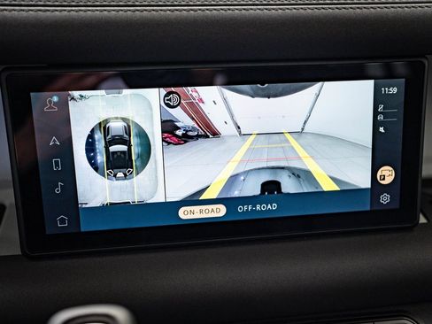 Used 2023 Land Rover Defender 90 S image 30