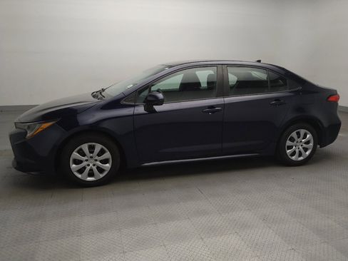 Used 2022 Toyota Corolla LE FWD image 2