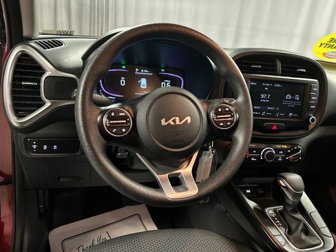 Used 2025 Kia Soul LX w/ LX Technology Package image 13