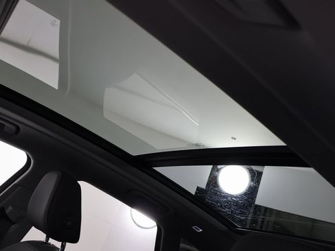 Used 2025 Audi Q5 Premium w/ Convenience Package image 9