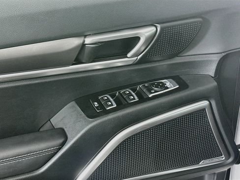 Used 2025 Kia Telluride S FWD image 15