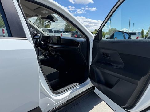 Used 2025 Nissan Kicks S AWD/4WD image 23