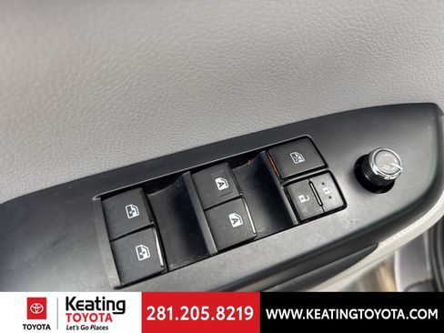 Certified 2019 Toyota Highlander Plus FWD image 14