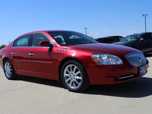 Used 2011 Buick Lucerne Super FWD image 3