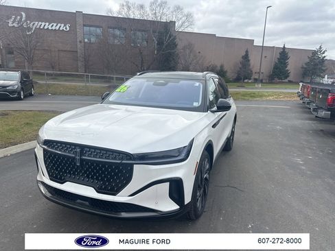 New 2026 Lincoln Nautilus Reserve w/ Jet Appearance Package image 9