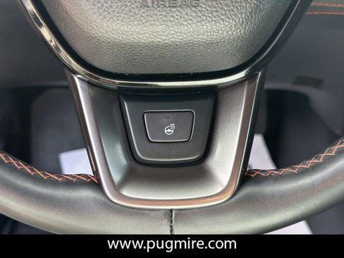 Used 2025 Honda Pilot TrailSport image 27