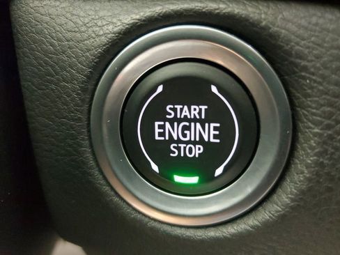 Used 2024 Cadillac XT4 Sport image 19