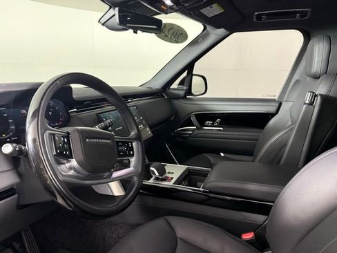 Used 2024 Land Rover Range Rover Long Wheelbase SE image 6