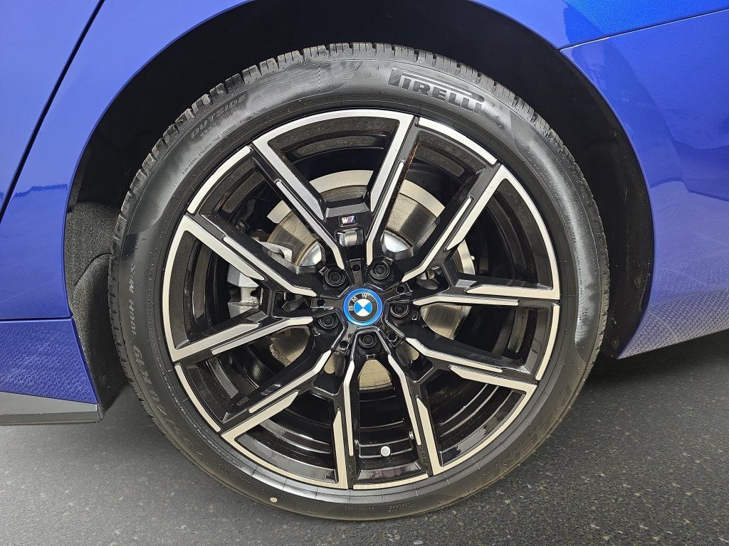 Certified 2024 BMW i4 eDrive40 w/ M Sport Package RWD image 34