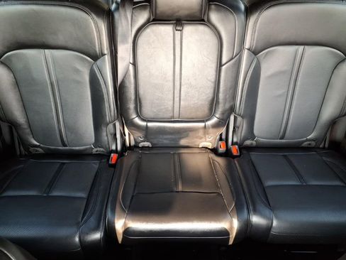 Used 2024 Jeep Wagoneer Series II w/ Flexible Seating Group RWD image 17