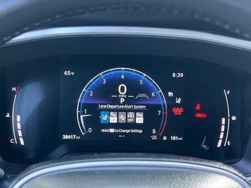 Used 2025 Toyota Corolla Cross XLE FWD image 35