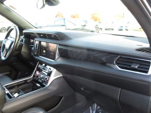 Used 2022 GMC Yukon XL Denali w/ Max Trailering Package image 43