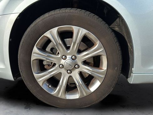 Used 2013 Chrysler 300 S AWD/4WD image 27