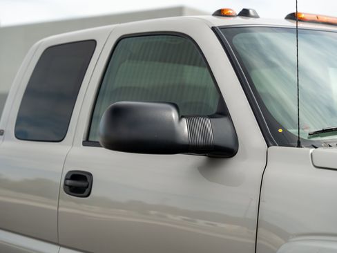 Used 2005 Chevrolet Silverado 3500 LT w/ Heavy-Duty Power Package image 10