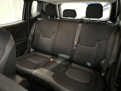 Used 2017 Jeep Renegade Trailhawk image 27