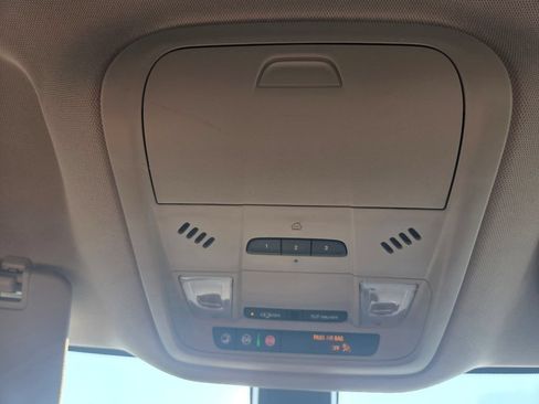 Used 2020 Buick Enclave Essence AWD/4WD image 32