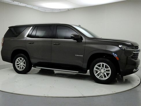 Used 2021 Chevrolet Tahoe LT AWD/4WD image 2