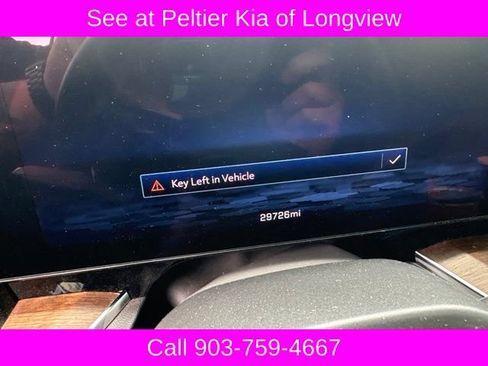 Used 2025 Chevrolet Tahoe High Country AWD/4WD image 14