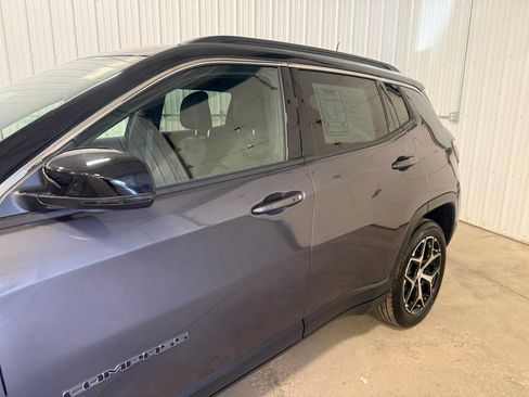 Used 2024 Jeep Compass Limited w/ Sun and Sound Group AWD/4WD image 7