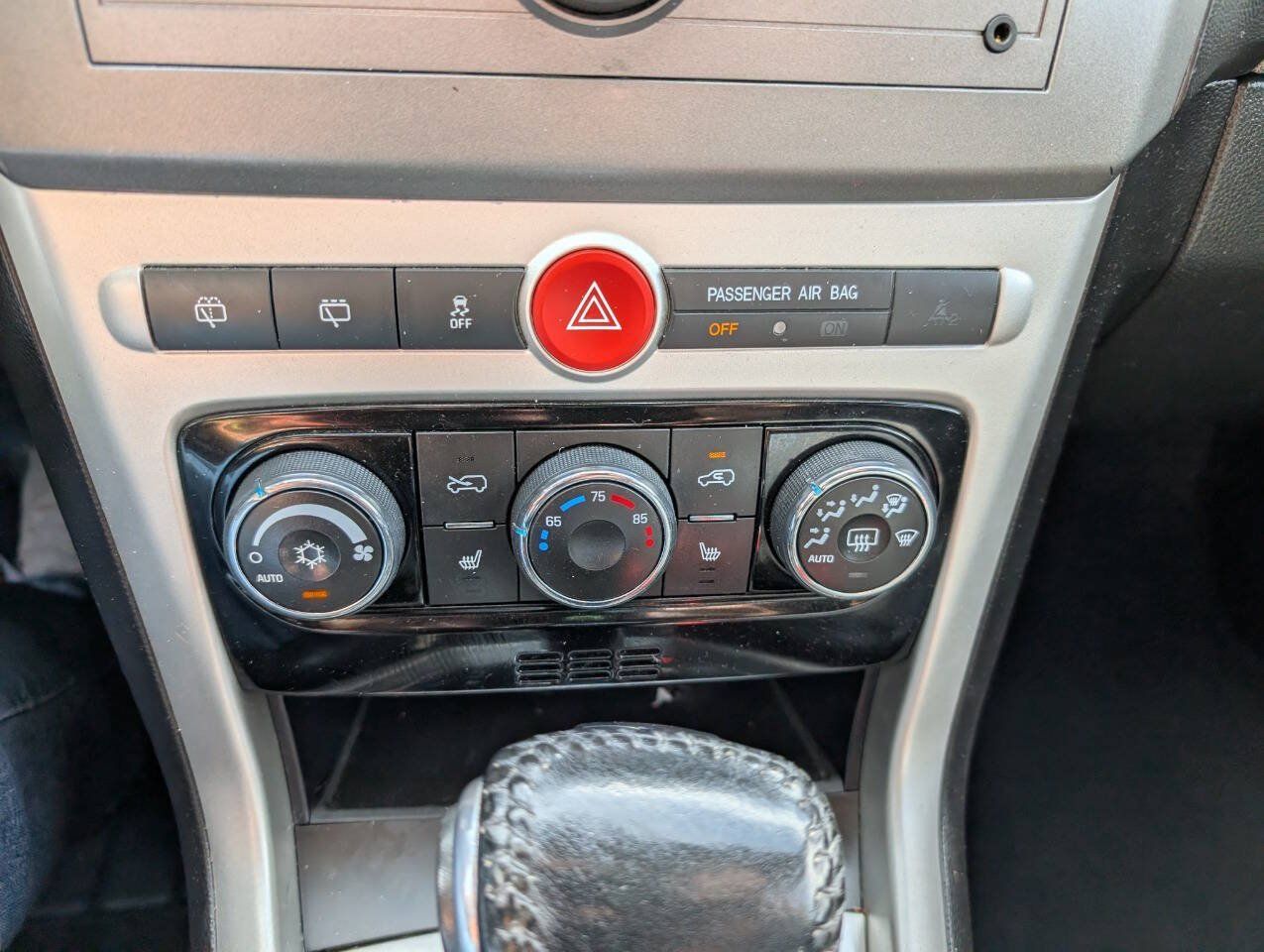 Used 2012 Chevrolet Captiva Sport LTZ AWD/4WD image 25