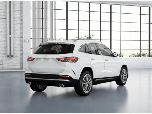 Used 2025 Mercedes-Benz GLA 35 AMG 4MATIC image 22