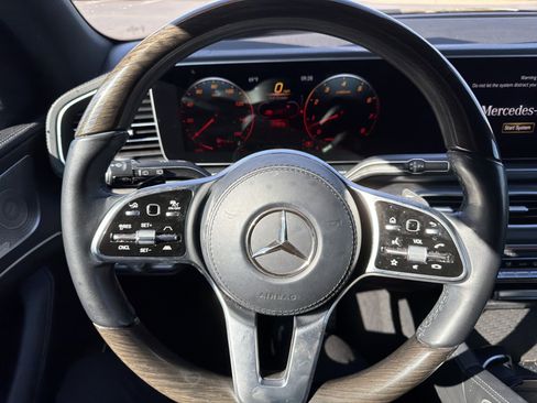 Certified 2023 Mercedes-Benz GLS 580 4MATIC image 18