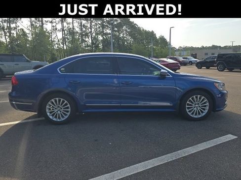 Used 2016 Volkswagen Passat 1.8T SE FWD image 3