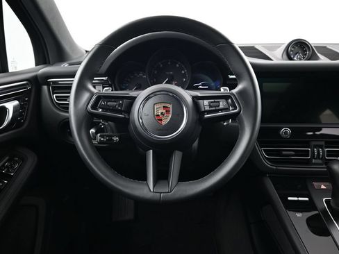 Used 2025 Porsche Macan AWD/4WD image 13