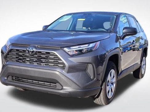 Used 2024 Toyota RAV4 LE image 4