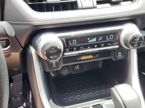 Certified 2025 Toyota RAV4 XLE AWD/4WD image 16