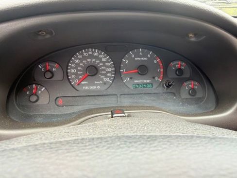 Used 2000 Ford Mustang GT RWD image 3