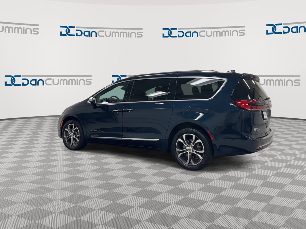Used 2023 Chrysler Pacifica Pinnacle AWD/4WD image 6