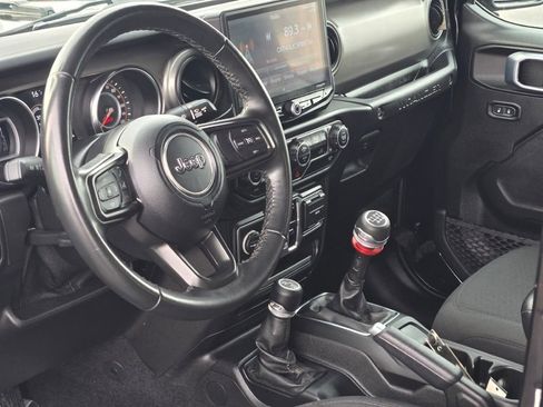 Used 2021 Jeep Wrangler Unlimited Sport image 23