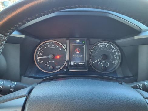 Used 2021 Toyota Tacoma TRD Off-Road image 10