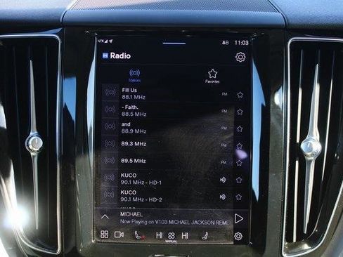 Used 2023 Volvo XC60 T8 Core image 16