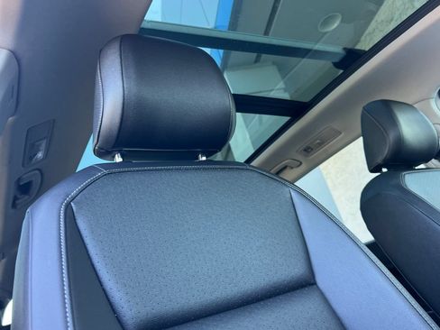 Used 2020 Volkswagen Tiguan SE w/ Panoramic Sunroof Package FWD image 22