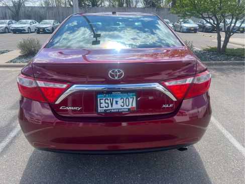 Used 2017 Toyota Camry XLE FWD image 5